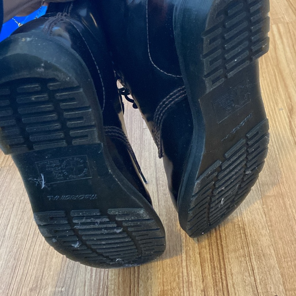 1460 Dr Marten Lace up Boots - Picture 7 of 7